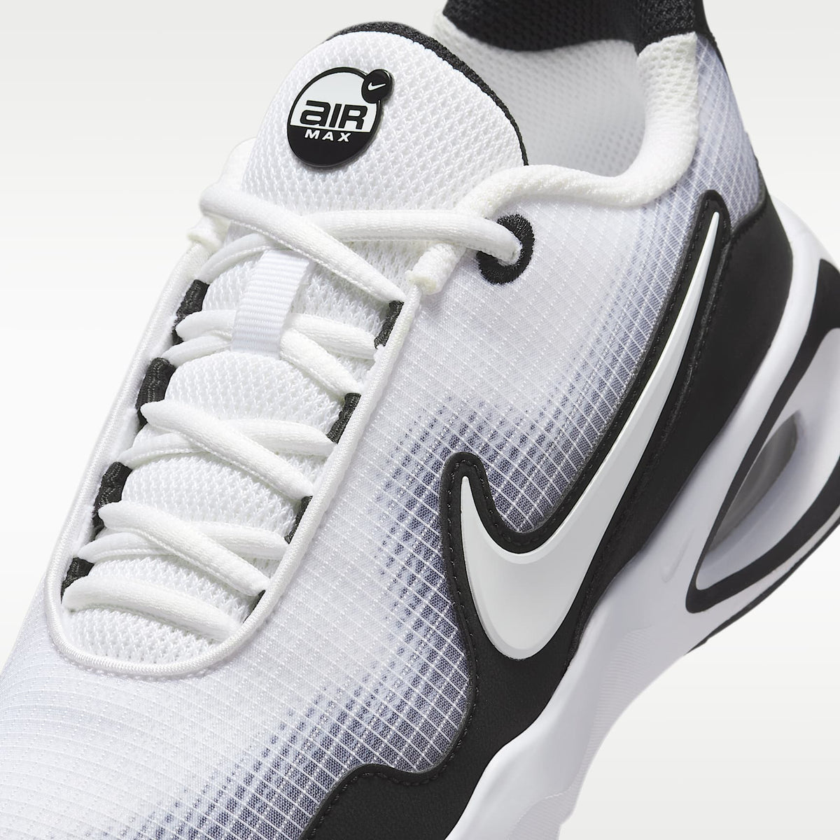 NIKE AIR MAX NOVA BG