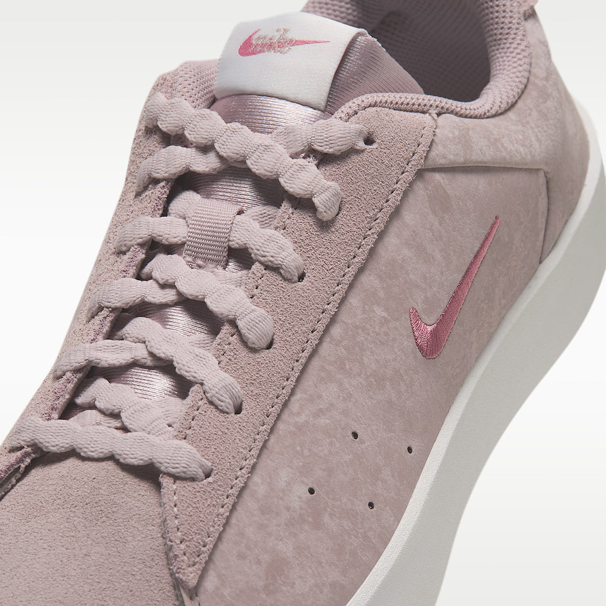 NIKE W COURT HERITAGE LX