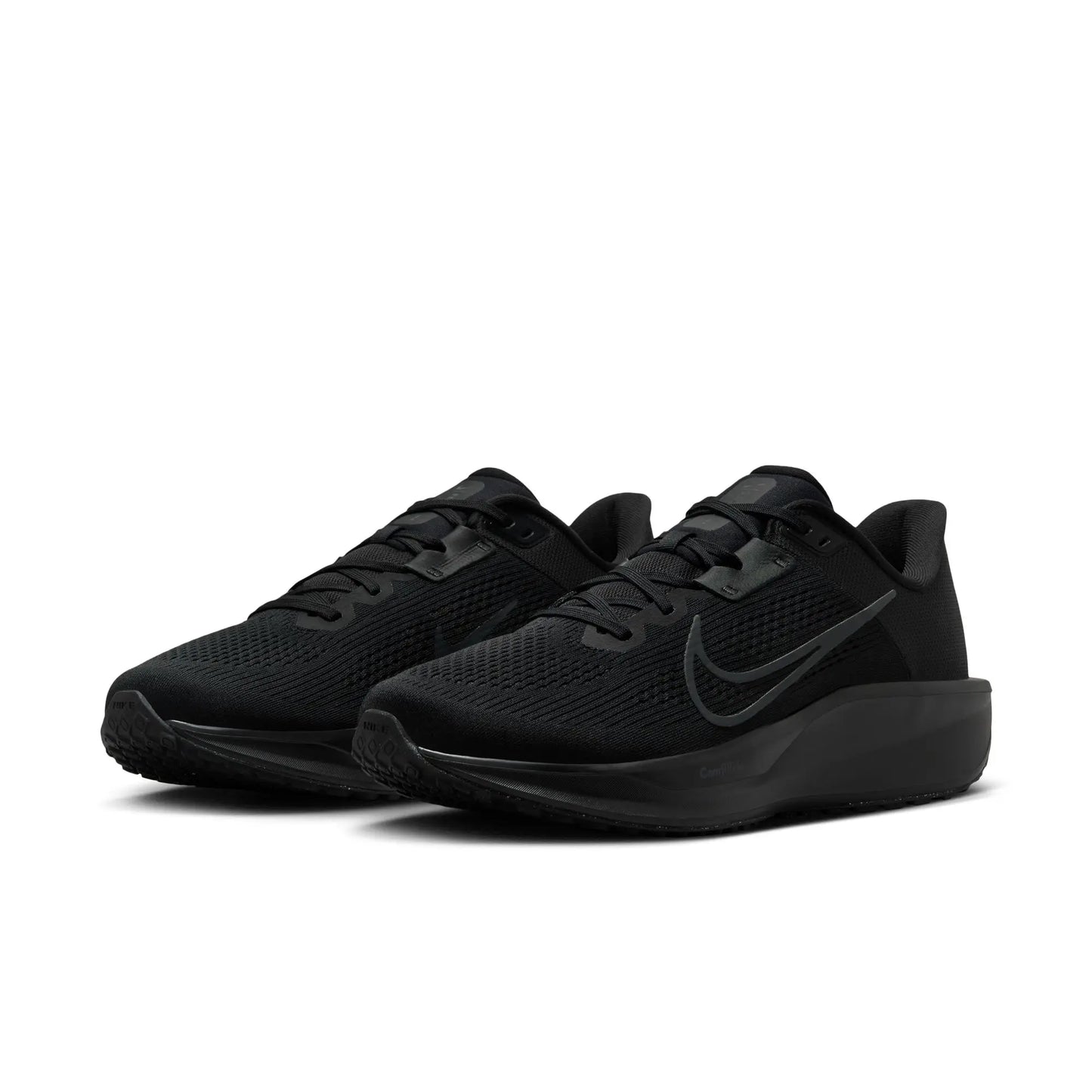 NIKE QUEST 6
