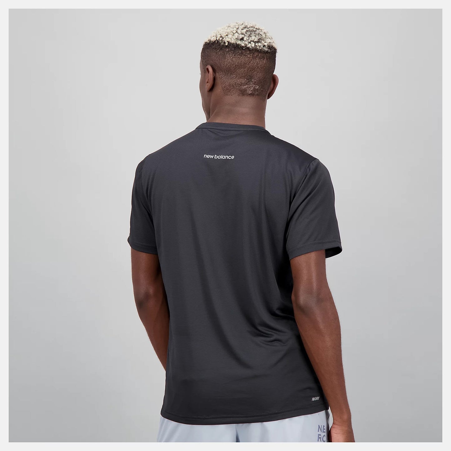 Camiseta Deportiva Hombre Gris Oscuro Marca NEWBALANCE