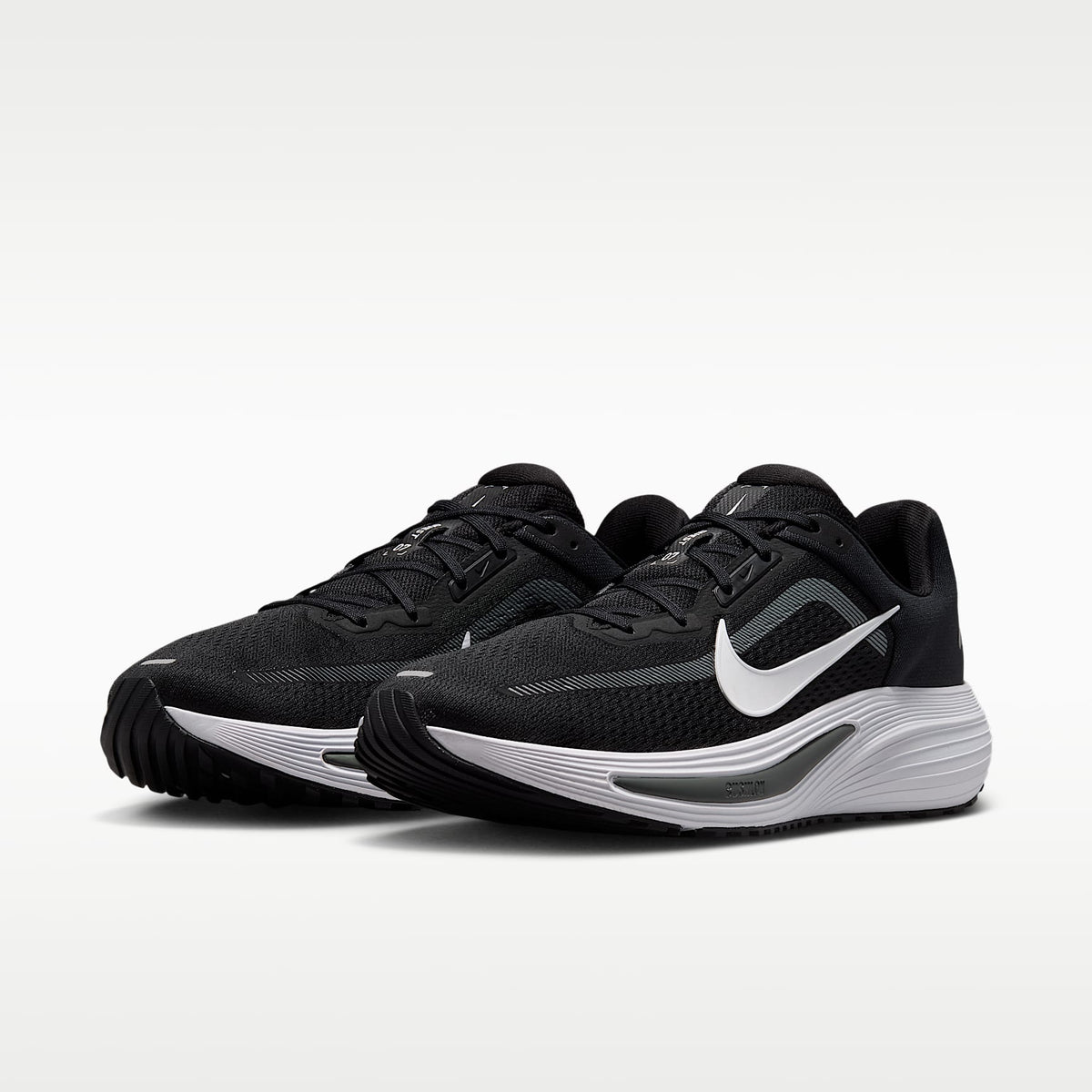 NIKE QUEST 7