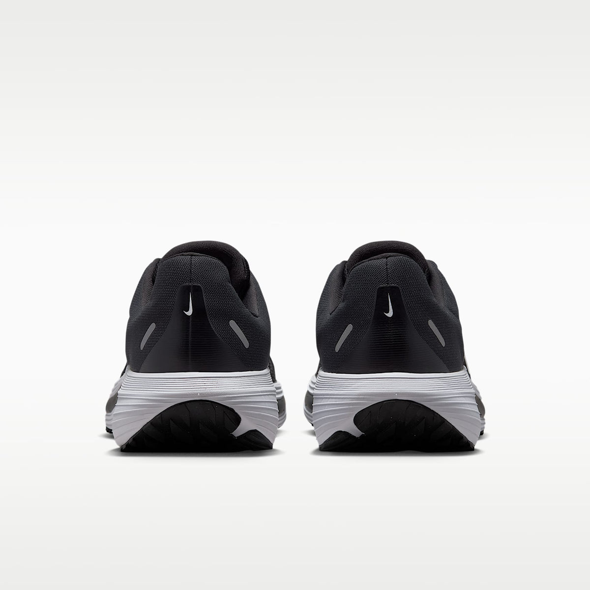 NIKE QUEST 7