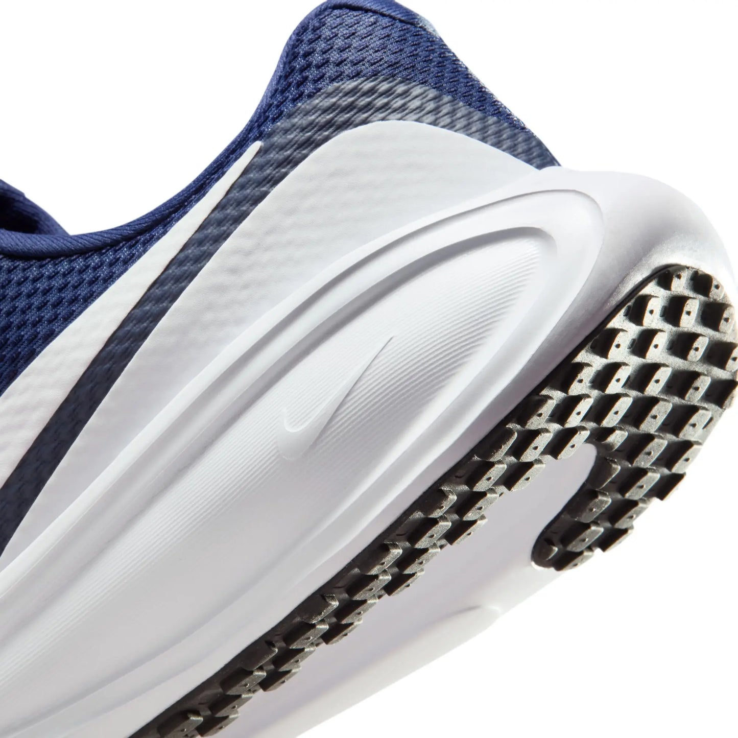 NIKE REVOLUTION 8