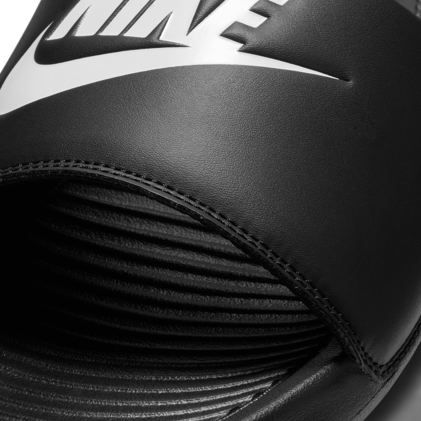 Chancletas Nike Victori One de Hombre color Negro