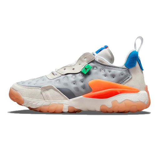 Zapatilla De Hombre  Nike Jordan Delta Color Crudo, Gris y Naranja