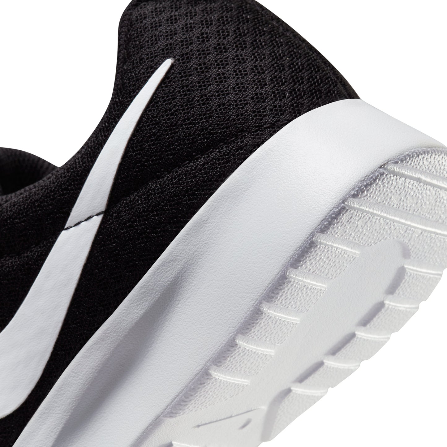 Zapatilla Nike Tanjun de Mujer color Negro