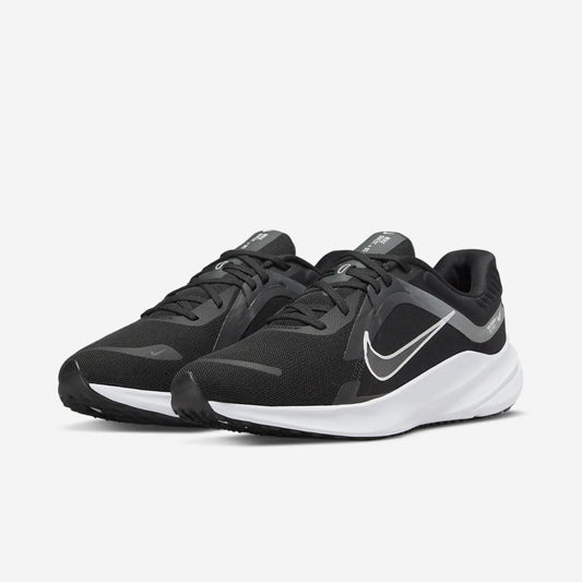Zapatilla De Hombre Quest 5 Color Negro | Marca Nike